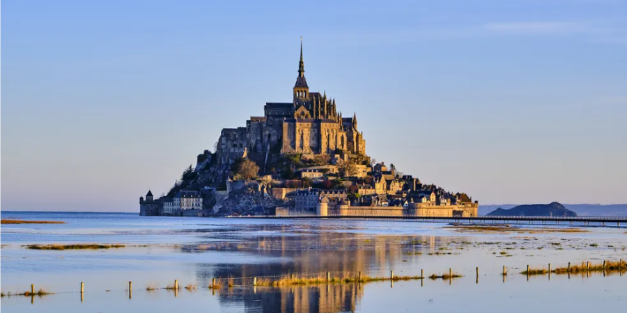 Um milênio de história da fabulosa abadia do Mont-Saint-Michel, um símbolo da Civilização