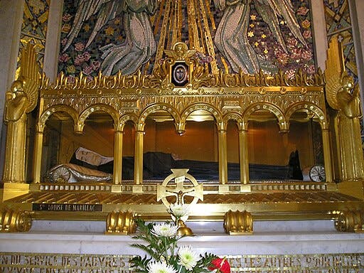 Igreja da Rue du Bac França ( Medalha Milagrosa) Bay: André Leroux, Lille , France., Public domain, via Wikimedia Commons